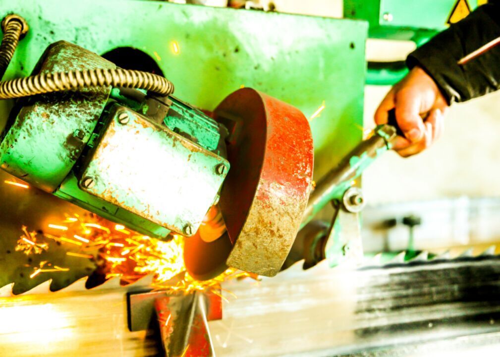 #37. Extruding, forming, pressing, and compacting machine setters, operators, and tenders